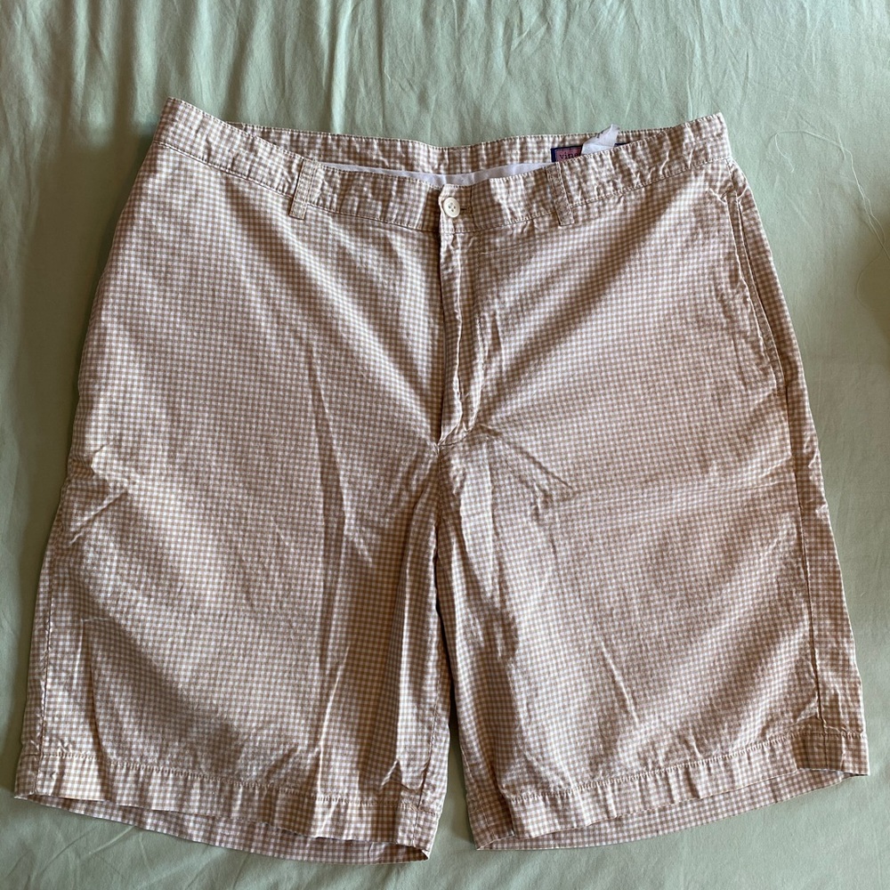 Men’s Vineyard Vines checkered shorts
